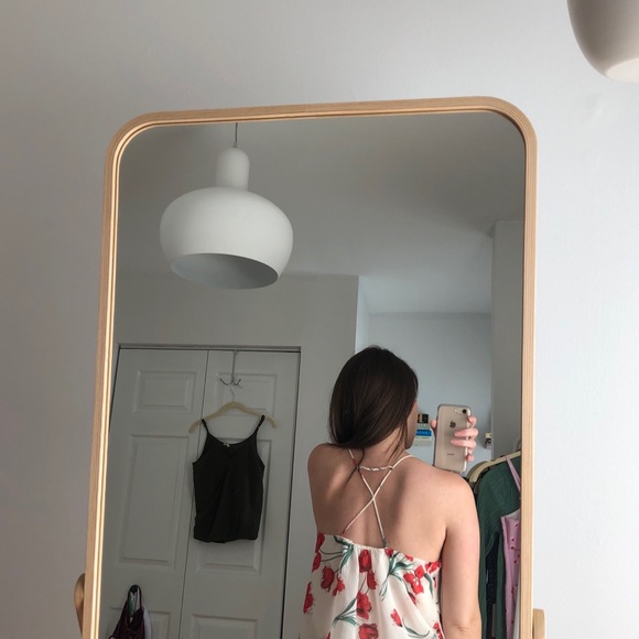 Beautiful floral tank with unique back. - Picture 3 of 5